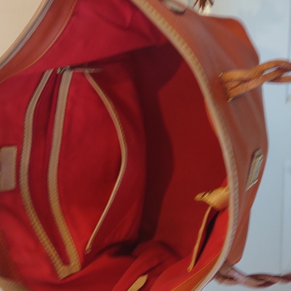 Dooney and Bourke large pebble leather orange tote bag - Picture 10 of 15